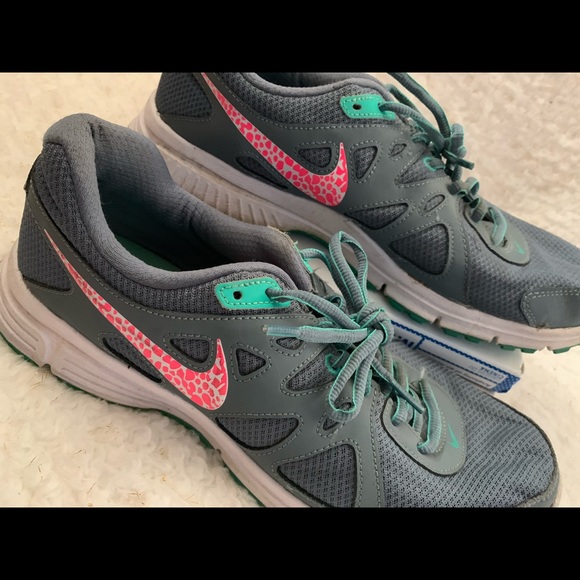 women’s clothing - Picture 8 of 15